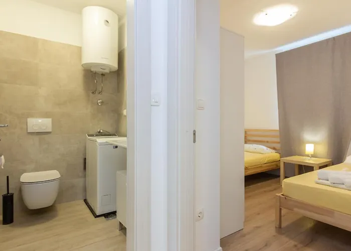 Vugrinec With Terrace *