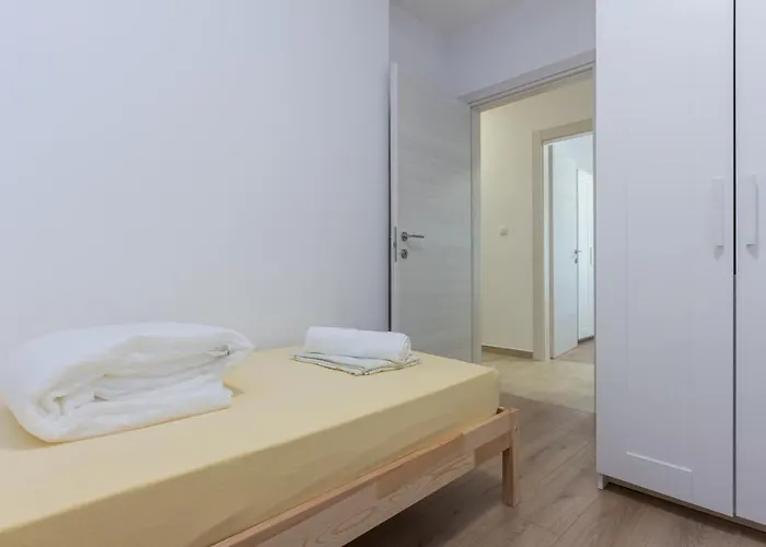 Vugrinec With Terrace Baska (Krk)