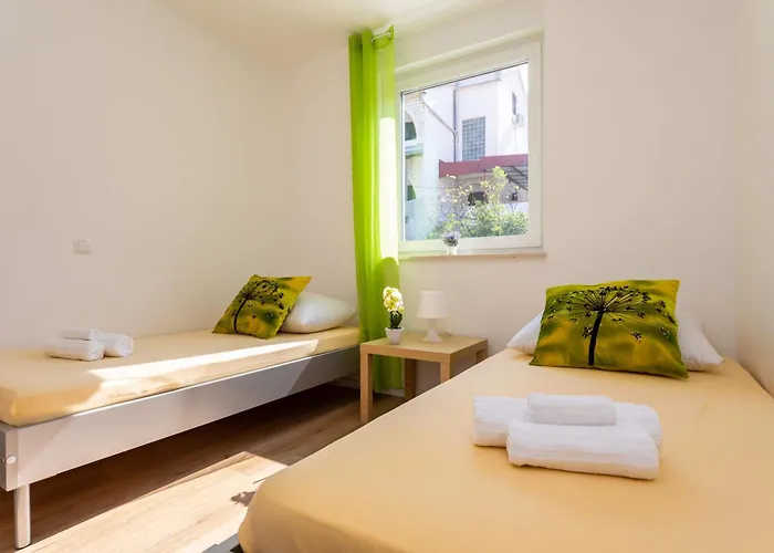 Vugrinec With Terrace *