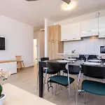 Vugrinec With Terrace דירה באסקה