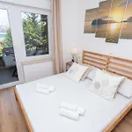 Vugrinec With Terrace דירה *