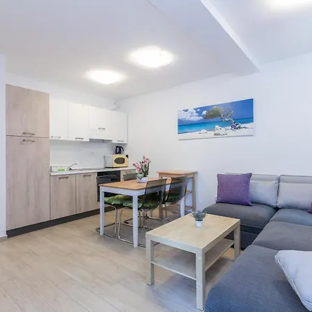 Apartamento Vugrinec With Terrace