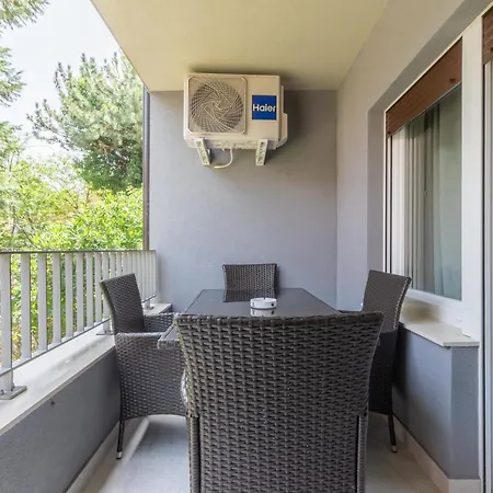 Lägenhet Vugrinec With Terrace