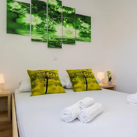 Vugrinec With Terrace Baška