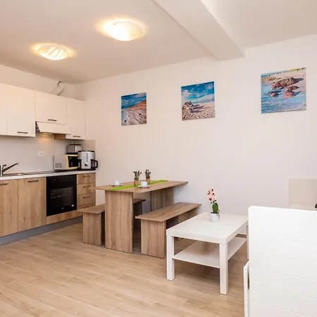Vugrinec With Terrace Daire