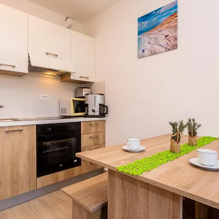 Apartment Vugrinec With Terrace Baška