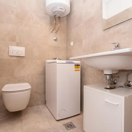 Apartamento Vugrinec With Terrace