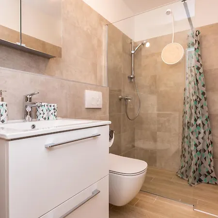 Vugrinec With Terrace Baška