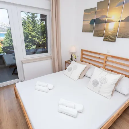 Vugrinec With Terrace Daire *