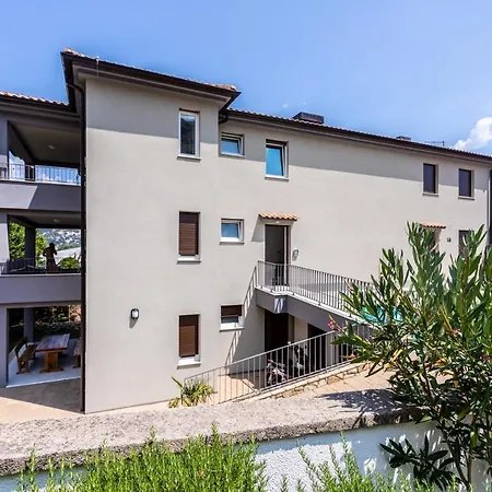 Apartment Vugrinec With Terrace