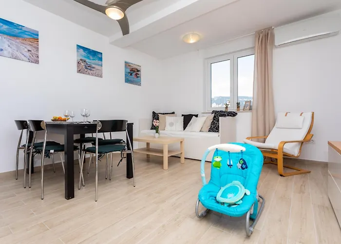 Vugrinec With Terrace Appartement Baška