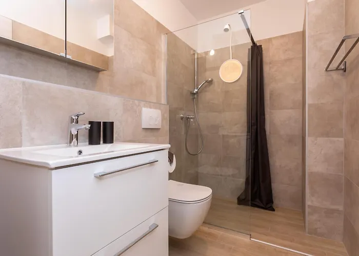 Vugrinec With Terrace *