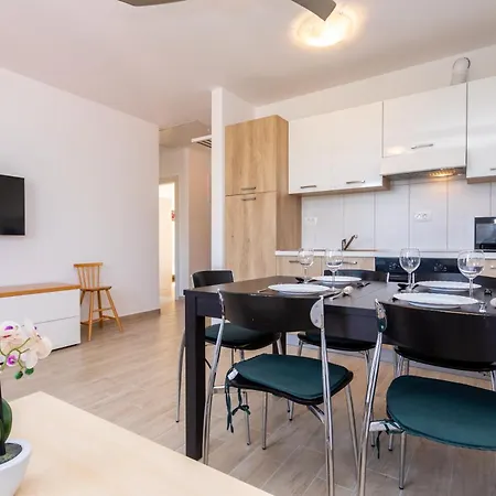 Vugrinec With Terrace Appartamento Baška