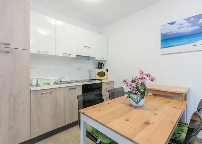 Vugrinec With Terrace *