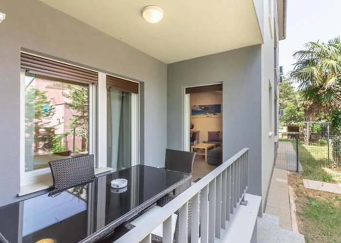 Vugrinec With Terrace *