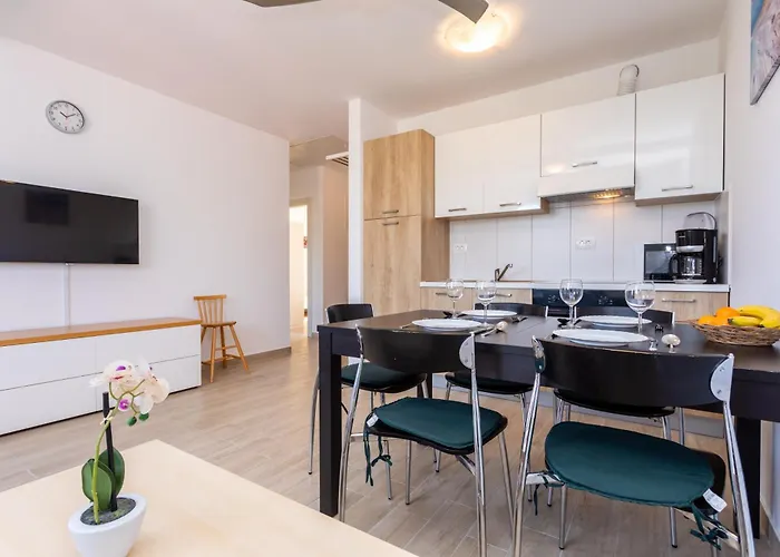 Vugrinec With Terrace Apartman Baska (Krk)