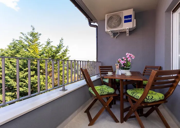 Vugrinec With Terrace Apartman